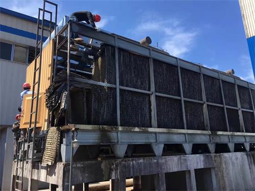 冷卻塔運(yùn)轉(zhuǎn)時(shí)的注意事項(xiàng)有哪些?(閉式冷卻塔需要加藥么)